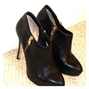 Michael Kors black 4” booties